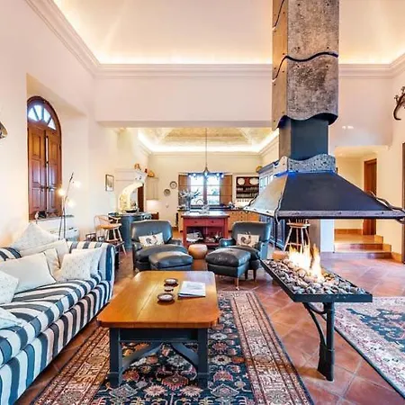 Villa Sleeps 13 With Pool Air Con And Wifi