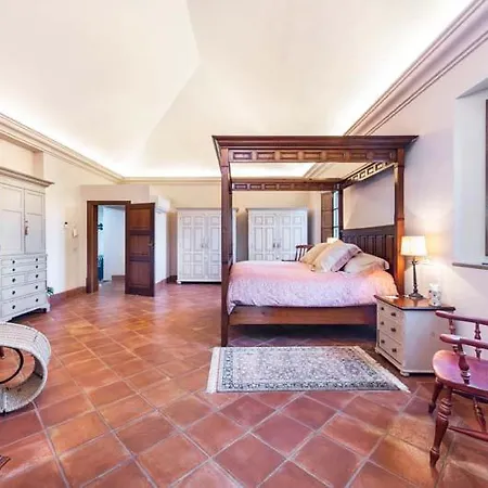 Sleeps 13 With Pool Air Con And Wifi *