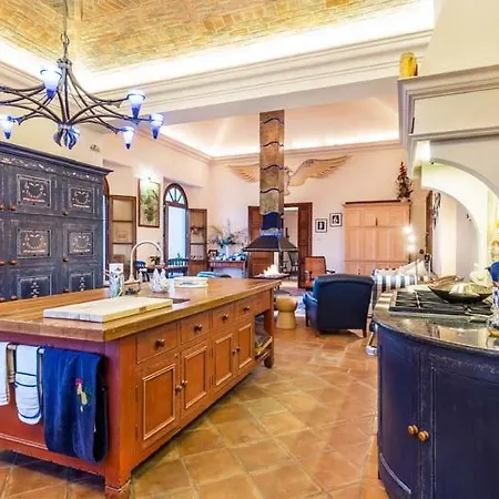 Sleeps 13 With Pool Air Con And Wifi Almancil